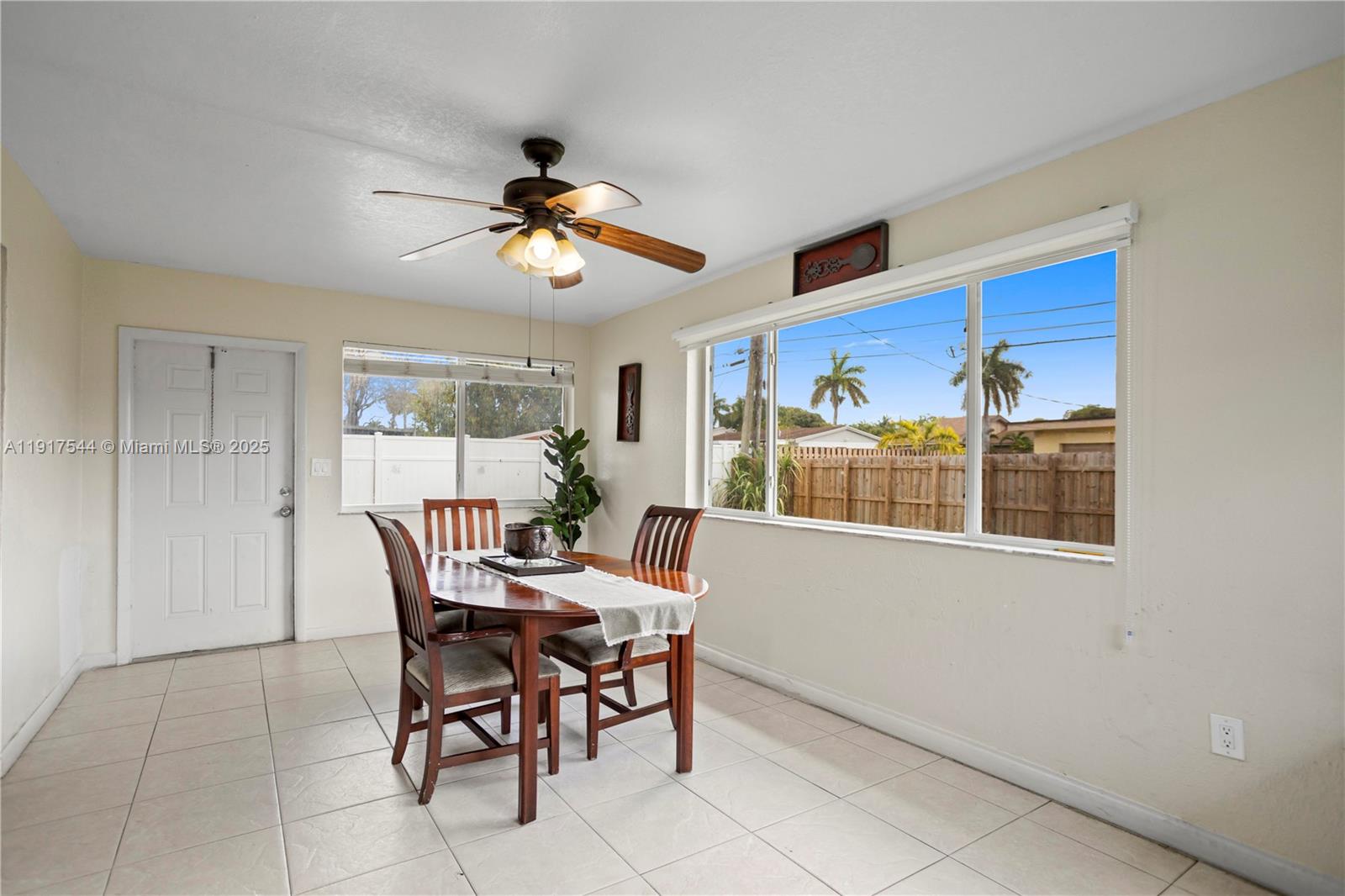 EVERGLADES SUGAR & LAND C - Residential Lease