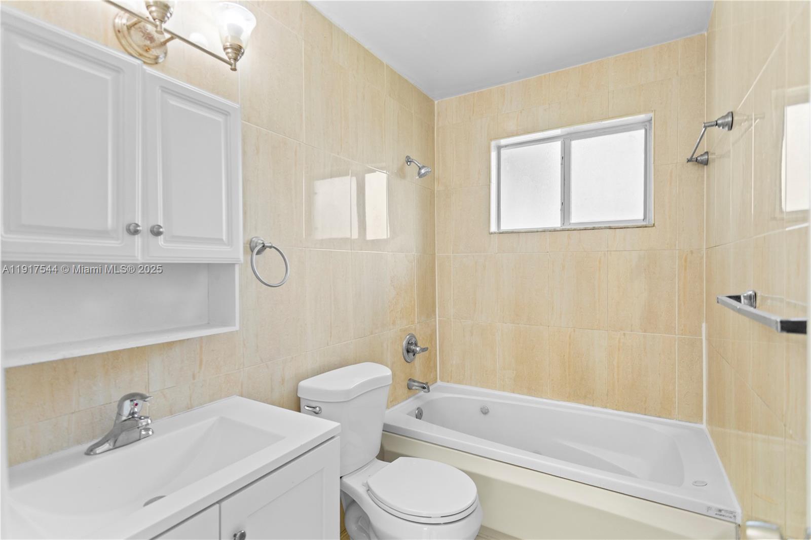 EVERGLADES SUGAR & LAND C - Residential Lease