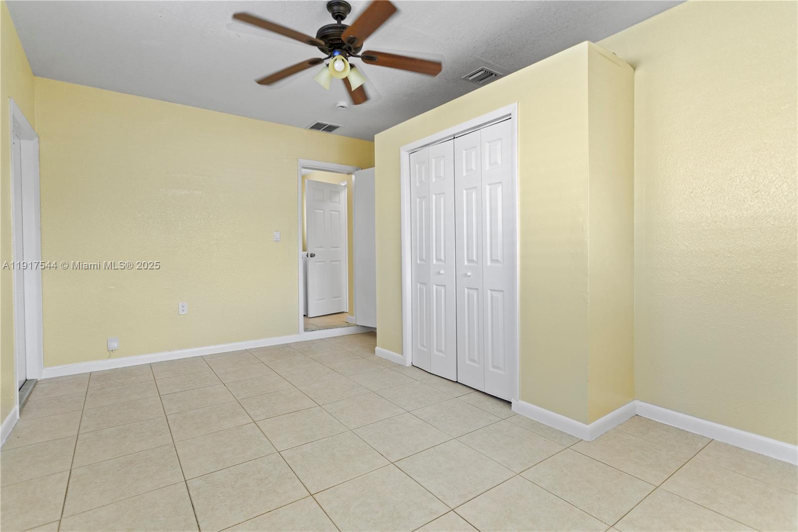 EVERGLADES SUGAR & LAND C - Residential Lease