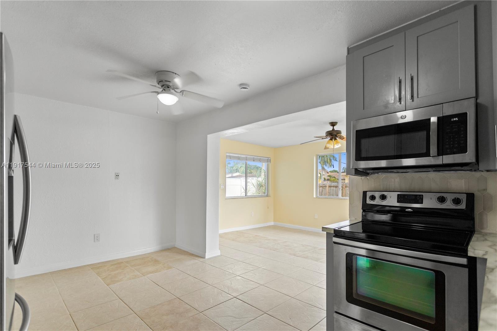 EVERGLADES SUGAR & LAND C - Residential Lease