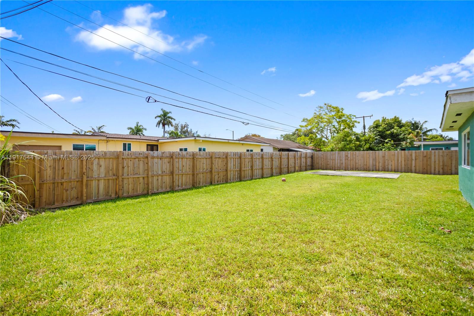 EVERGLADES SUGAR & LAND C - Residential Lease