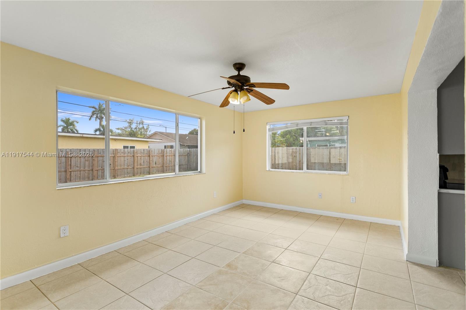 EVERGLADES SUGAR & LAND C - Residential Lease