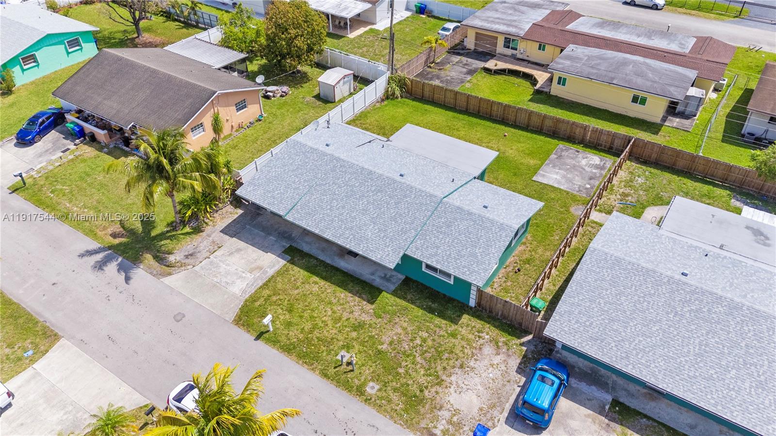 EVERGLADES SUGAR & LAND C - Residential Lease