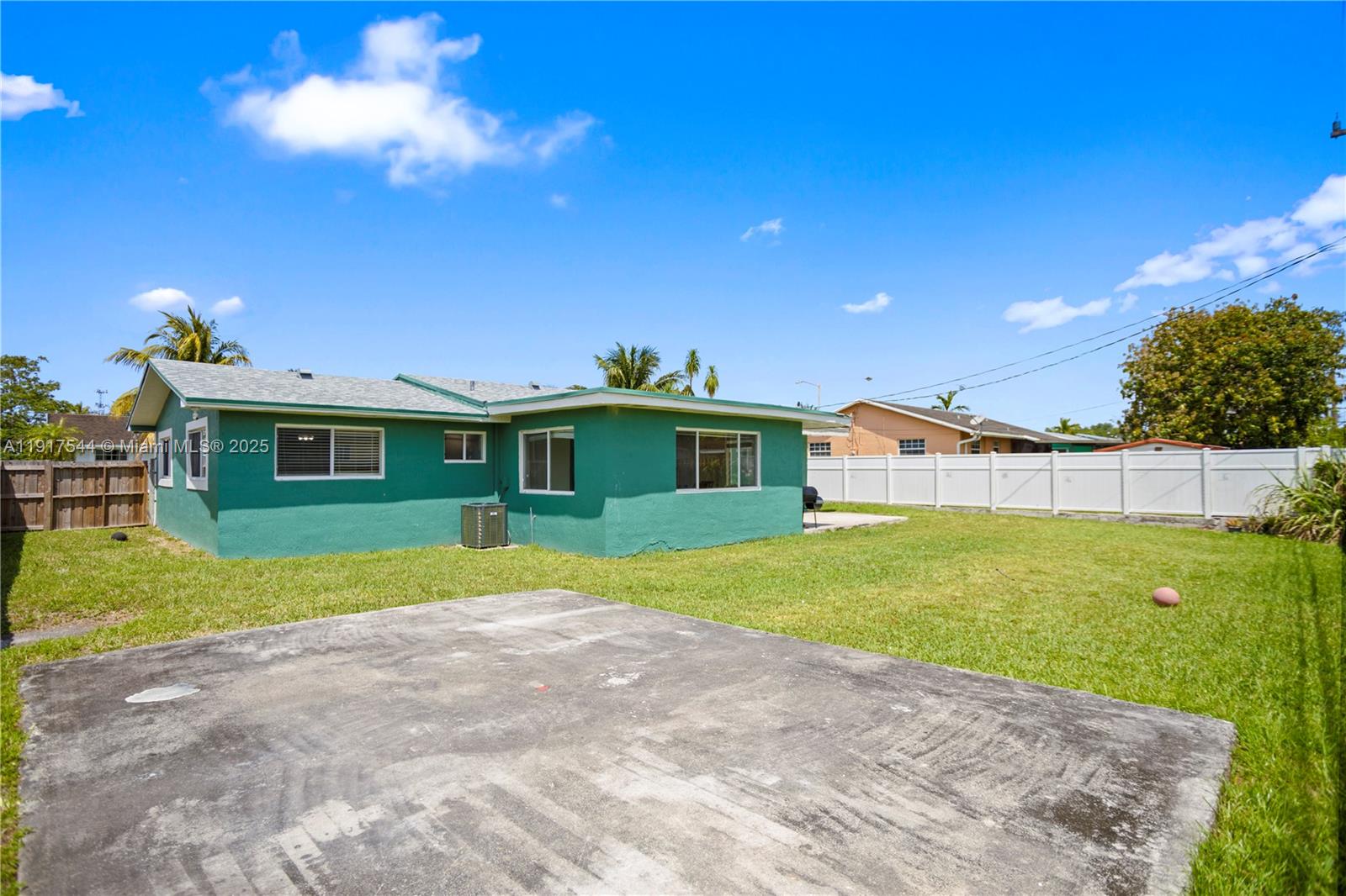 EVERGLADES SUGAR & LAND C - Residential Lease