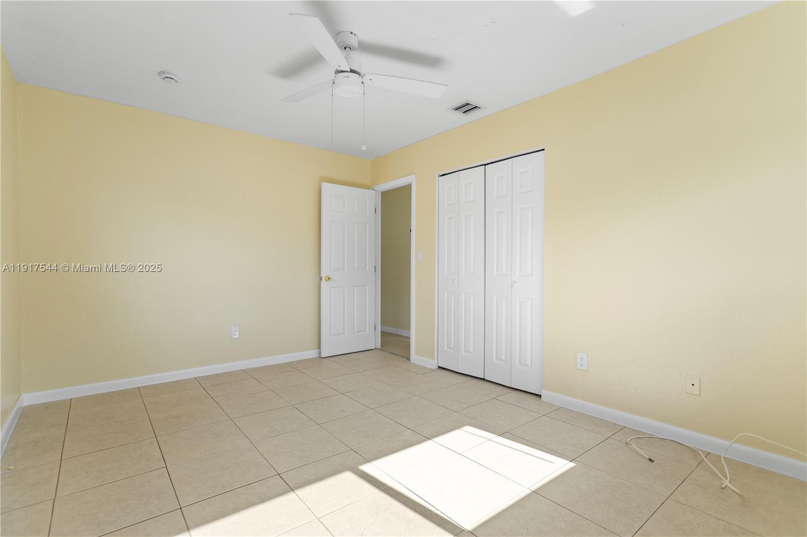 EVERGLADES SUGAR & LAND C - Residential Lease