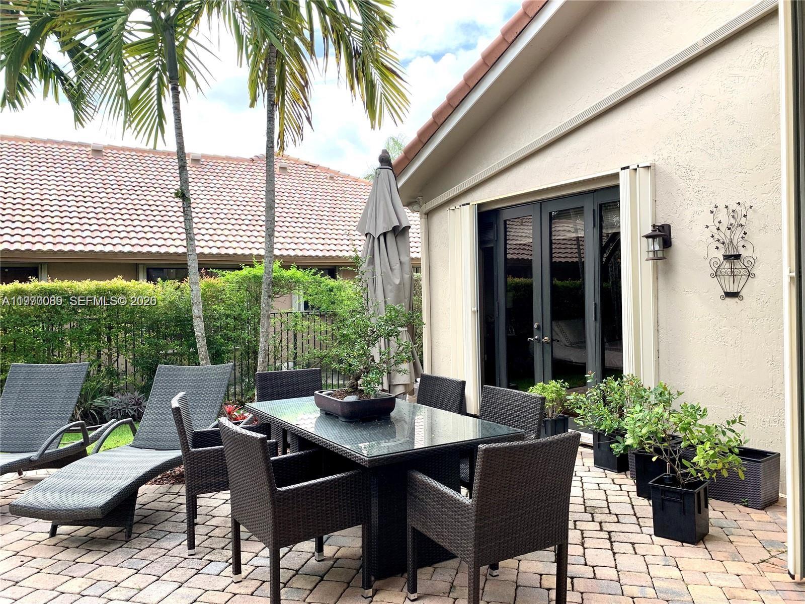 COUNTRY ISLES MANOR HOMES - Residential