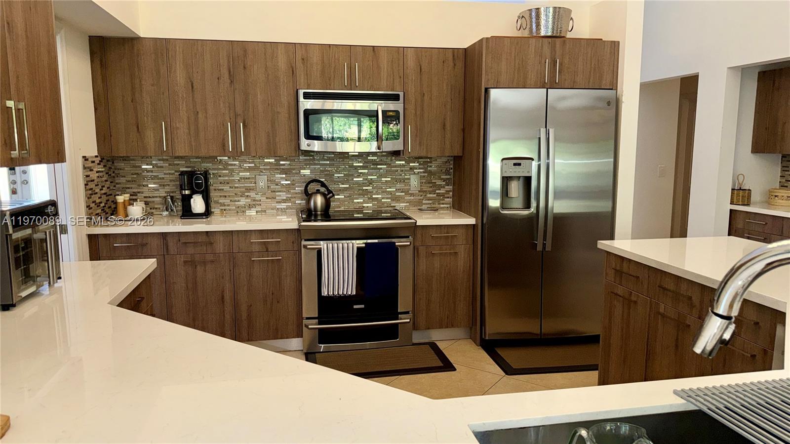 COUNTRY ISLES MANOR HOMES - Residential