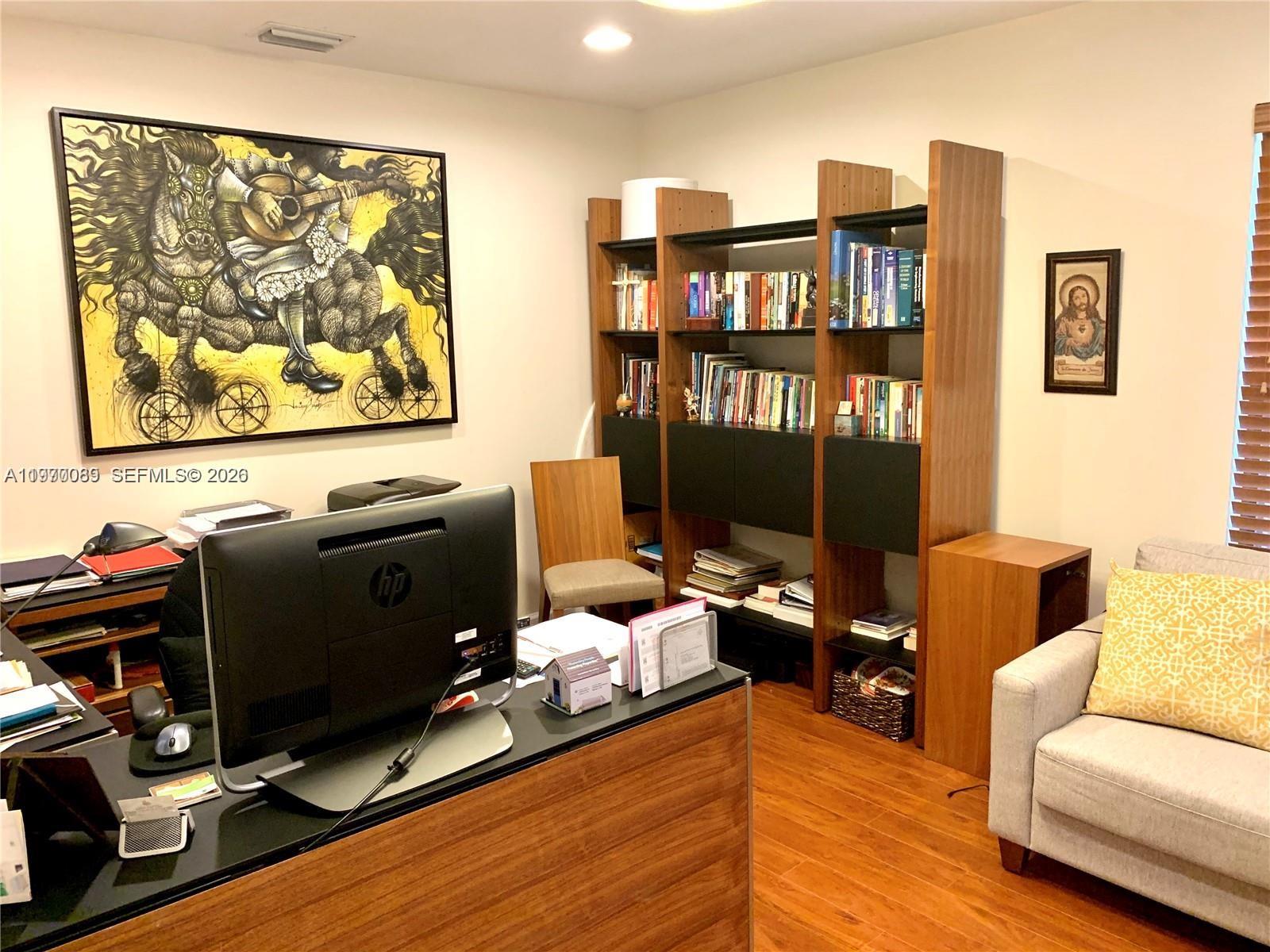 COUNTRY ISLES MANOR HOMES - Residential