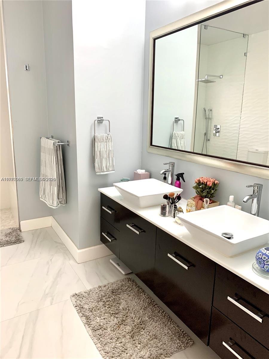 COUNTRY ISLES MANOR HOMES - Residential