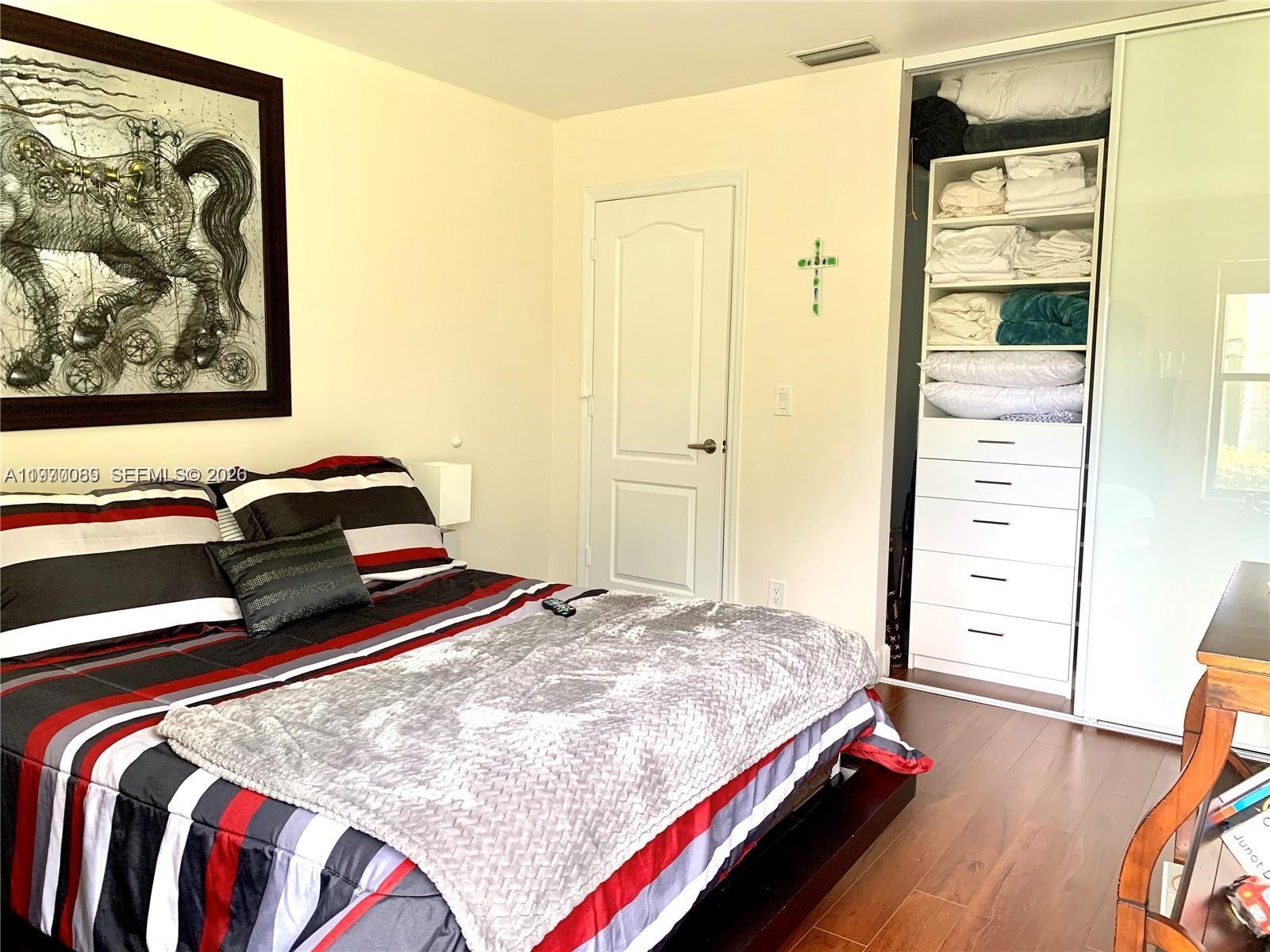 COUNTRY ISLES MANOR HOMES - Residential