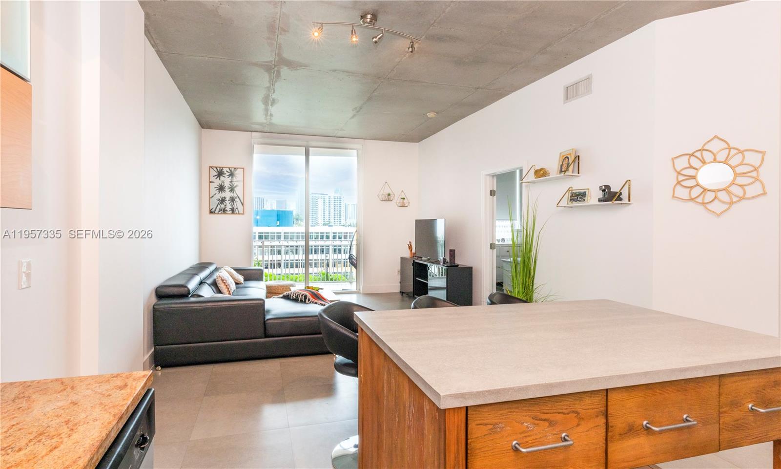 UPTOWN LOFTS CONDO - Residential