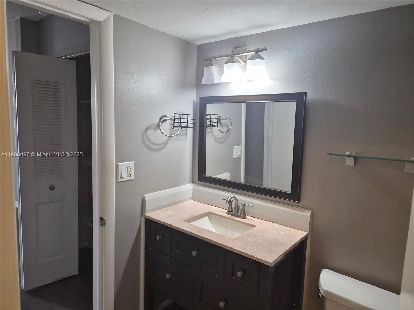 COUNTRY PINES CONDO - Residential