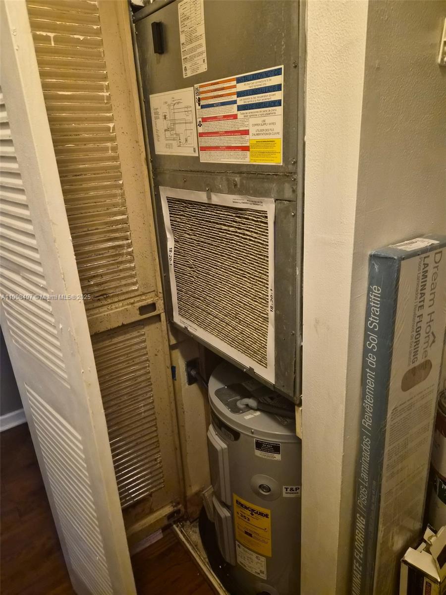 COUNTRY PINES CONDO - Residential