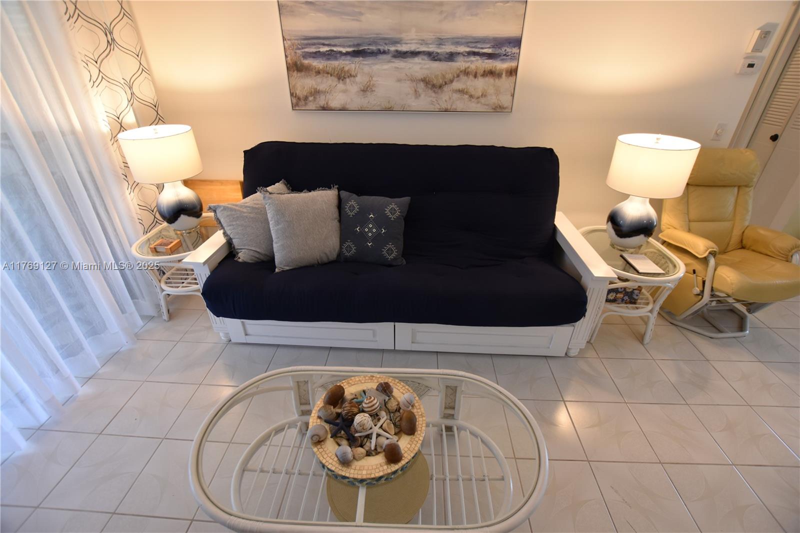 CRESTHAVEN VILLAS CONDO 2 - Residential