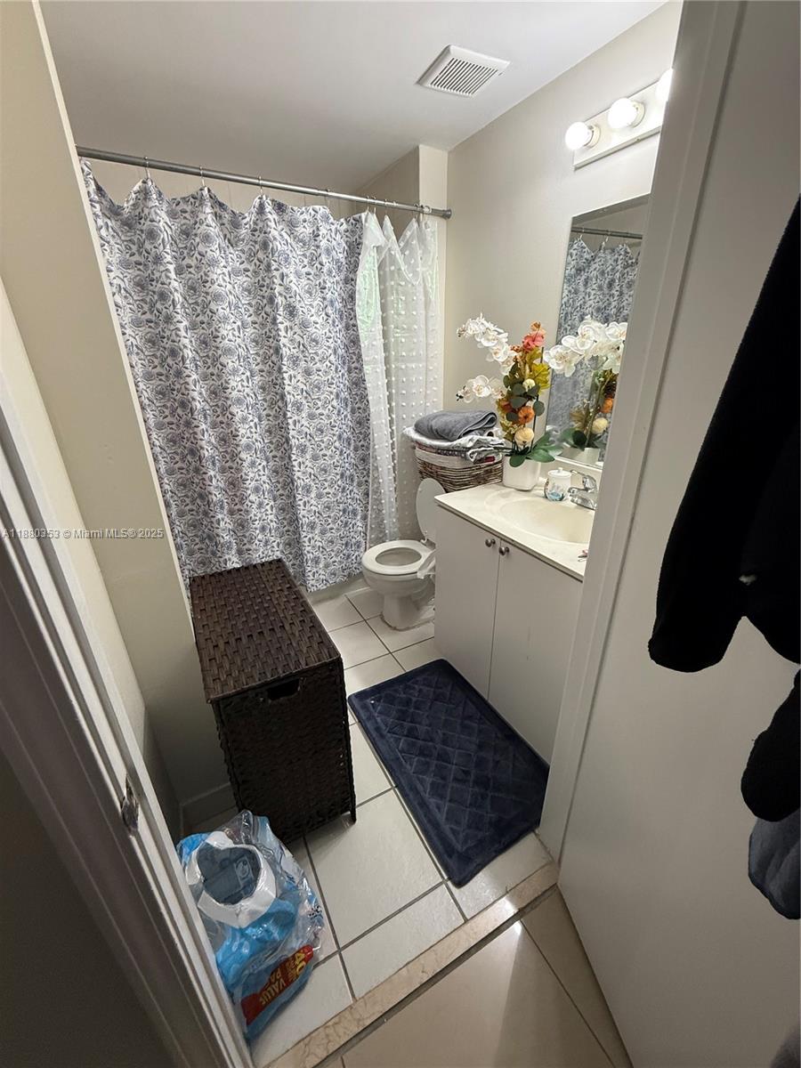 PARADISE POINTE CONDO - Residential