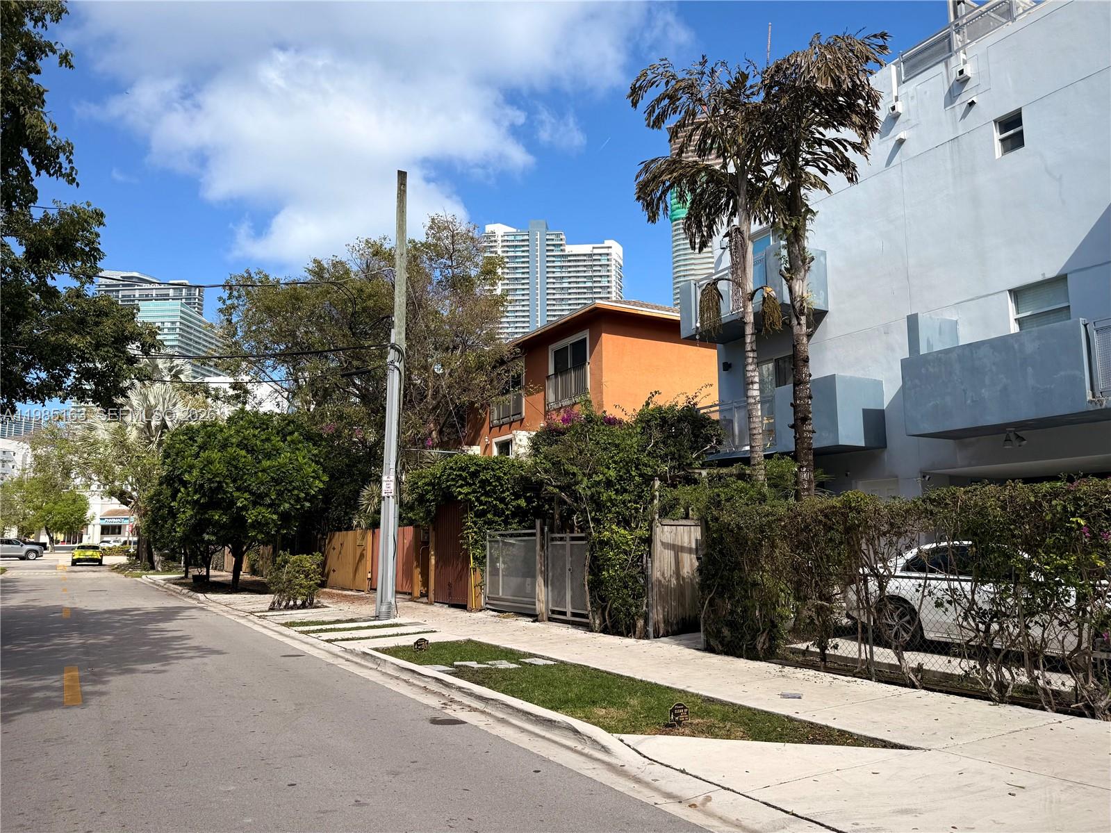 BRICKELL ROADS II TOWNHOU - Residential