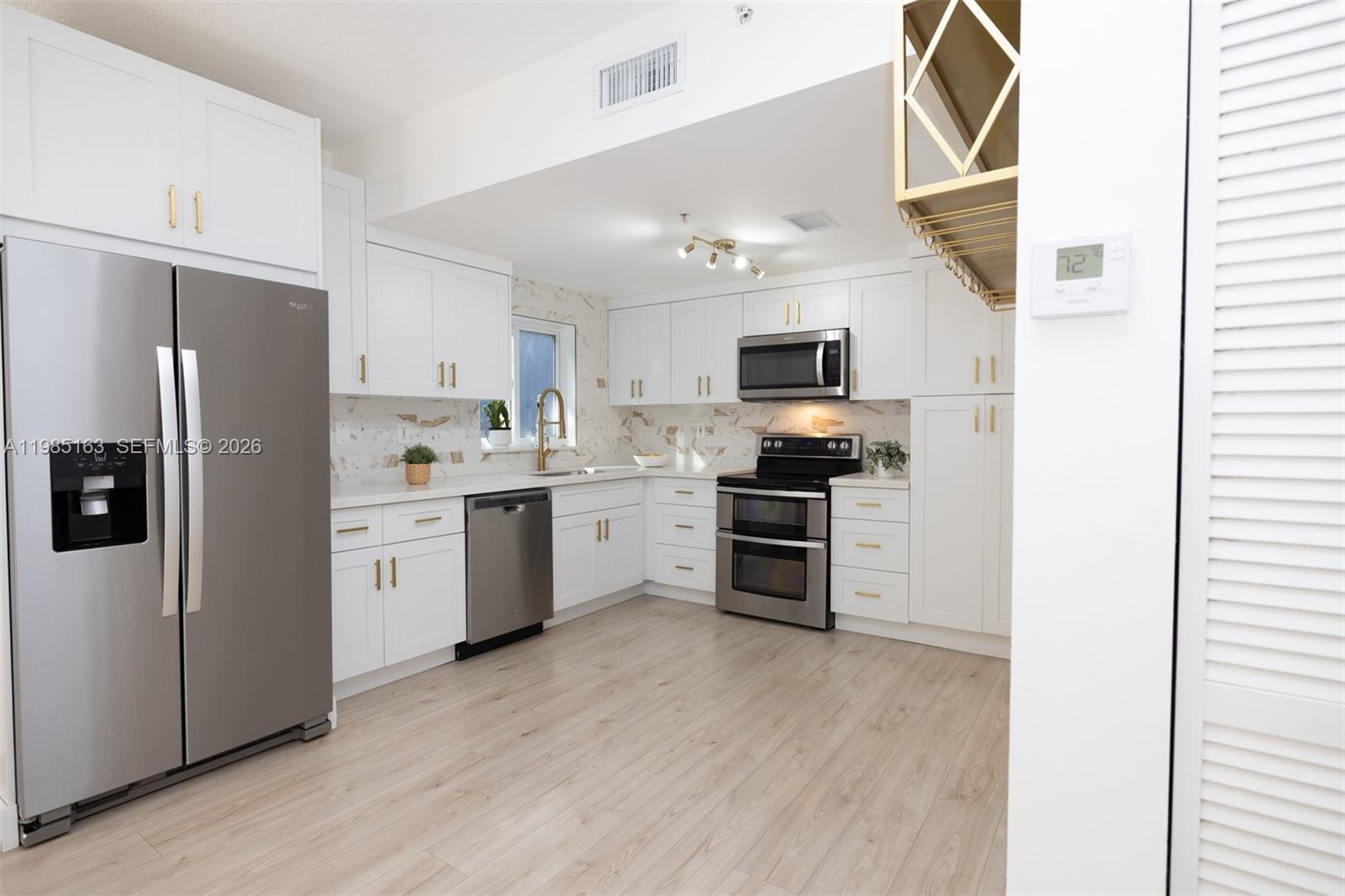 BRICKELL ROADS II TOWNHOU - Residential