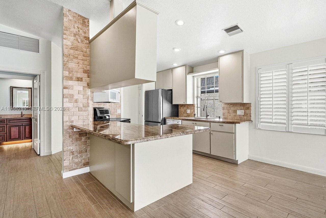 GREENBRIER AT INDIAN CREE - Residential