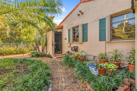 2550 Trapp Ave Coconut Grove FL 33133