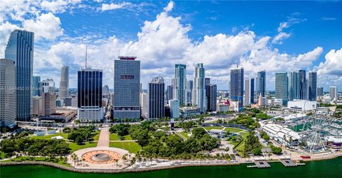 50 Biscayne Blvd 5001 Miami FL 33132