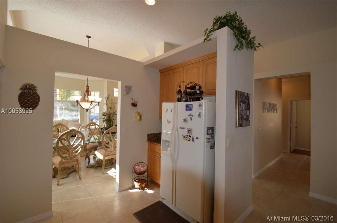 LAGUNA ISLES - Residential