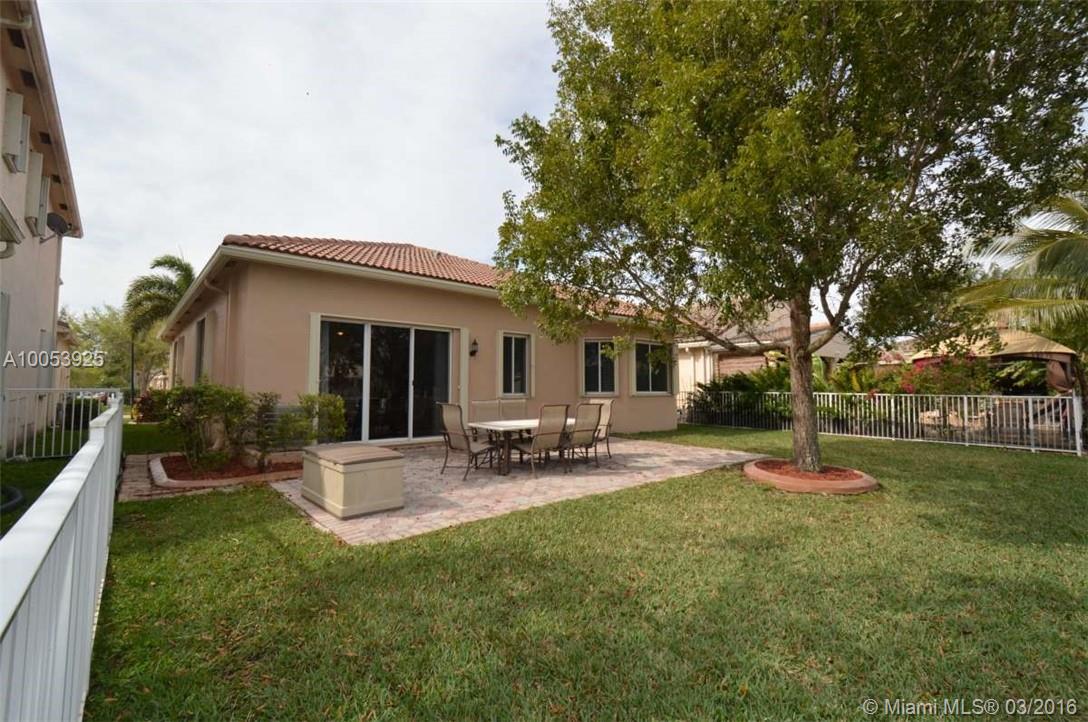 LAGUNA ISLES - Residential