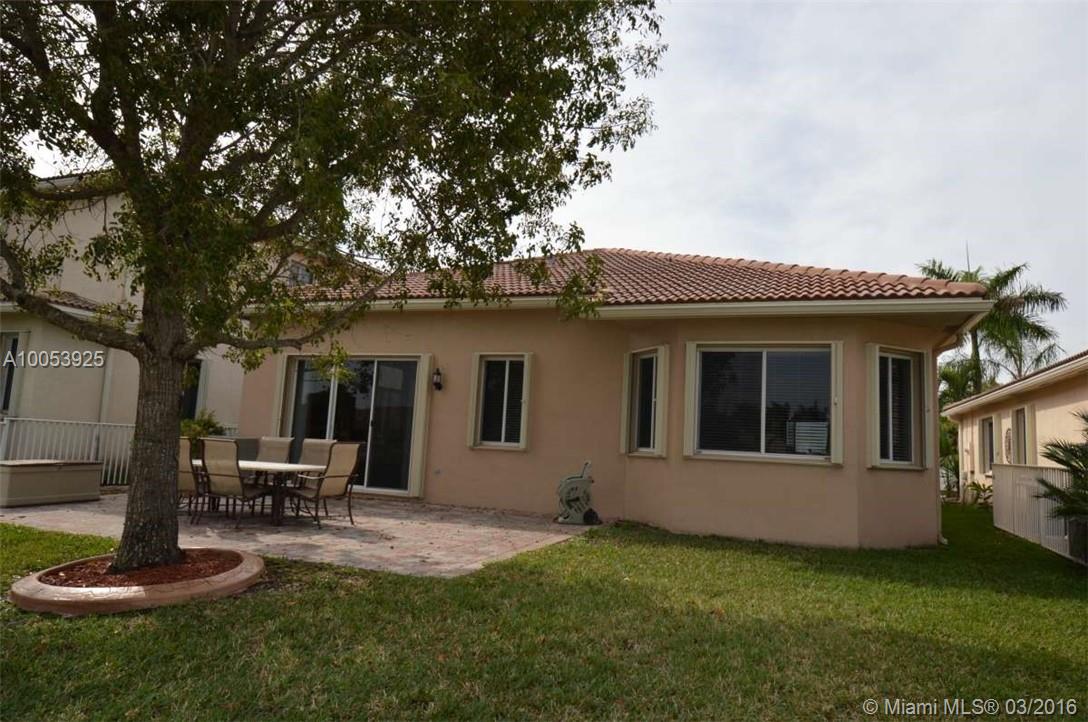 LAGUNA ISLES - Residential