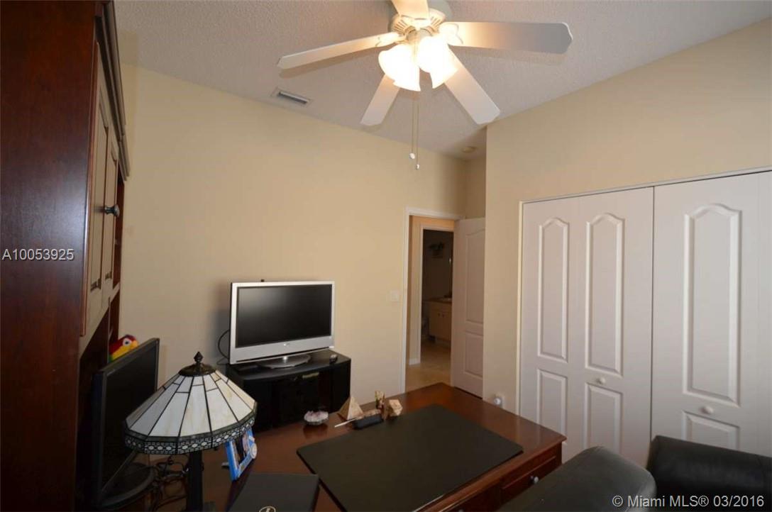 LAGUNA ISLES - Residential