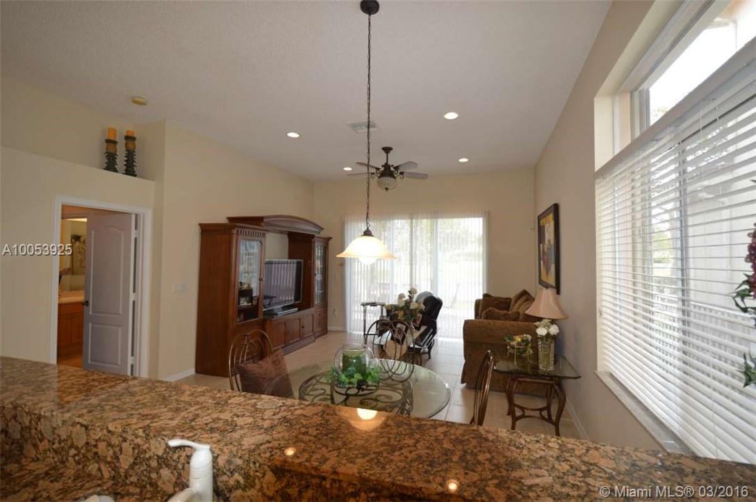 LAGUNA ISLES - Residential