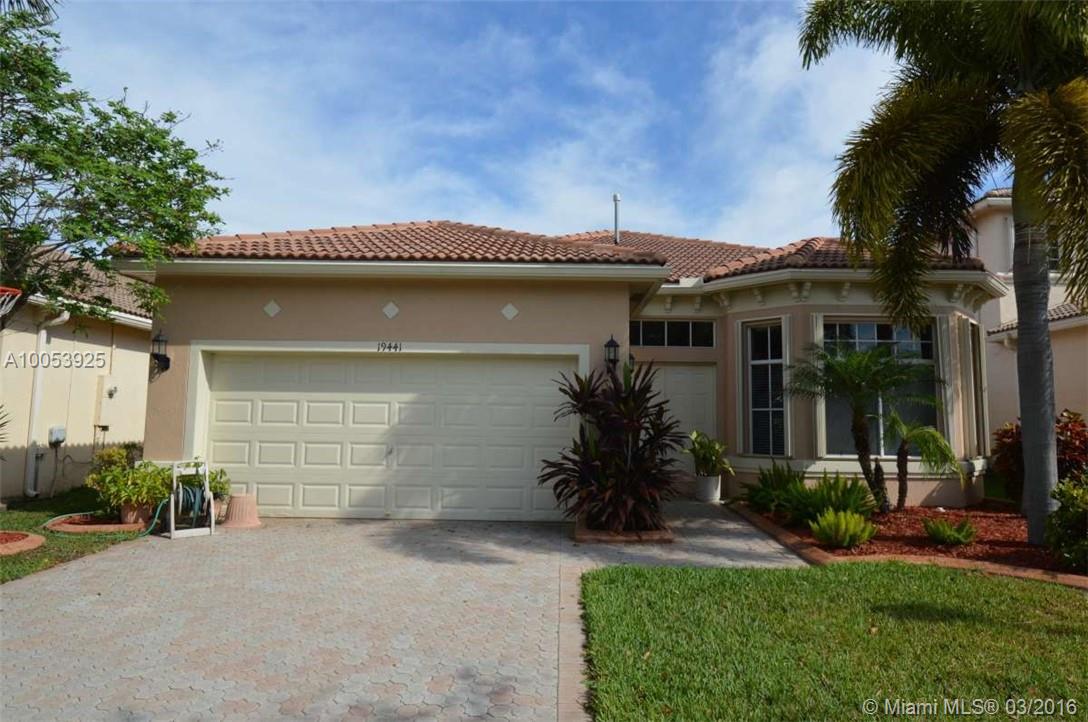 LAGUNA ISLES - Residential