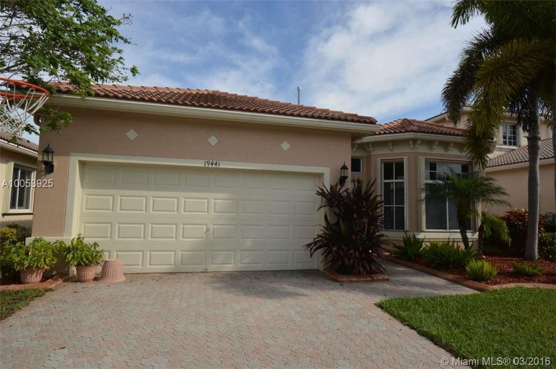 LAGUNA ISLES - Residential