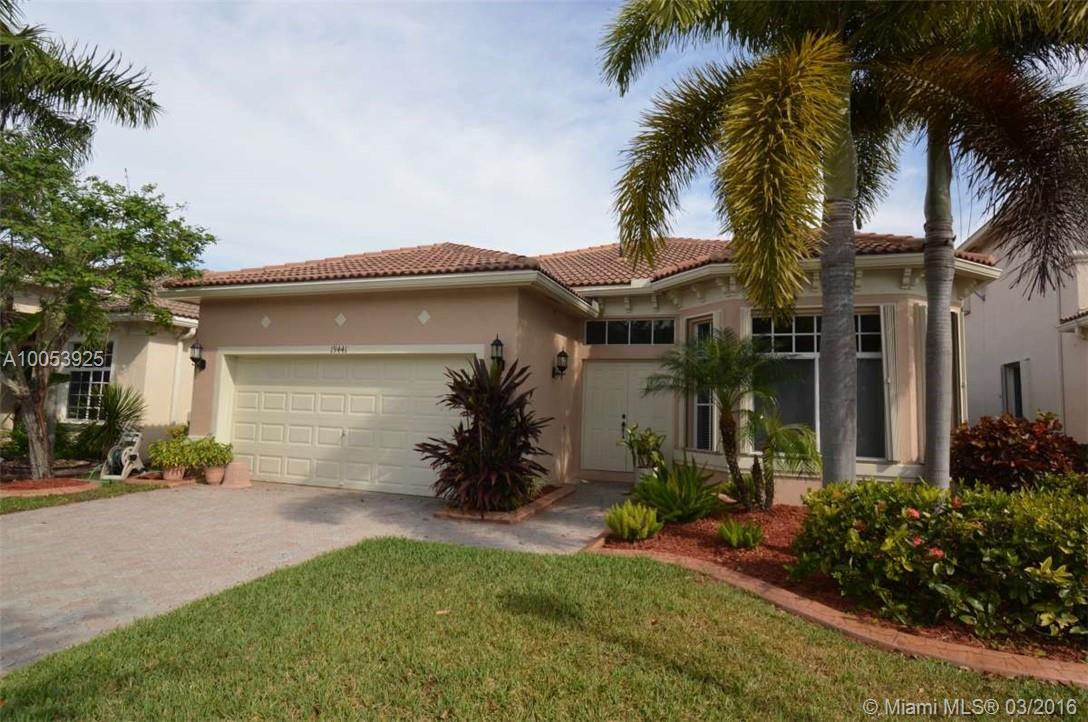 LAGUNA ISLES - Residential