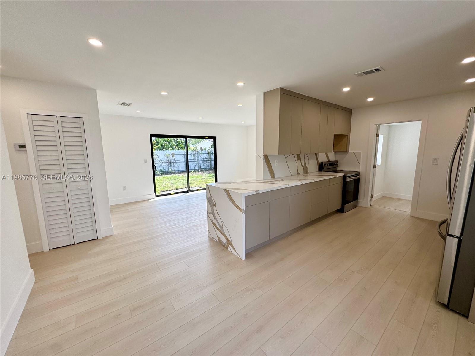 CAROL CITY - Residential