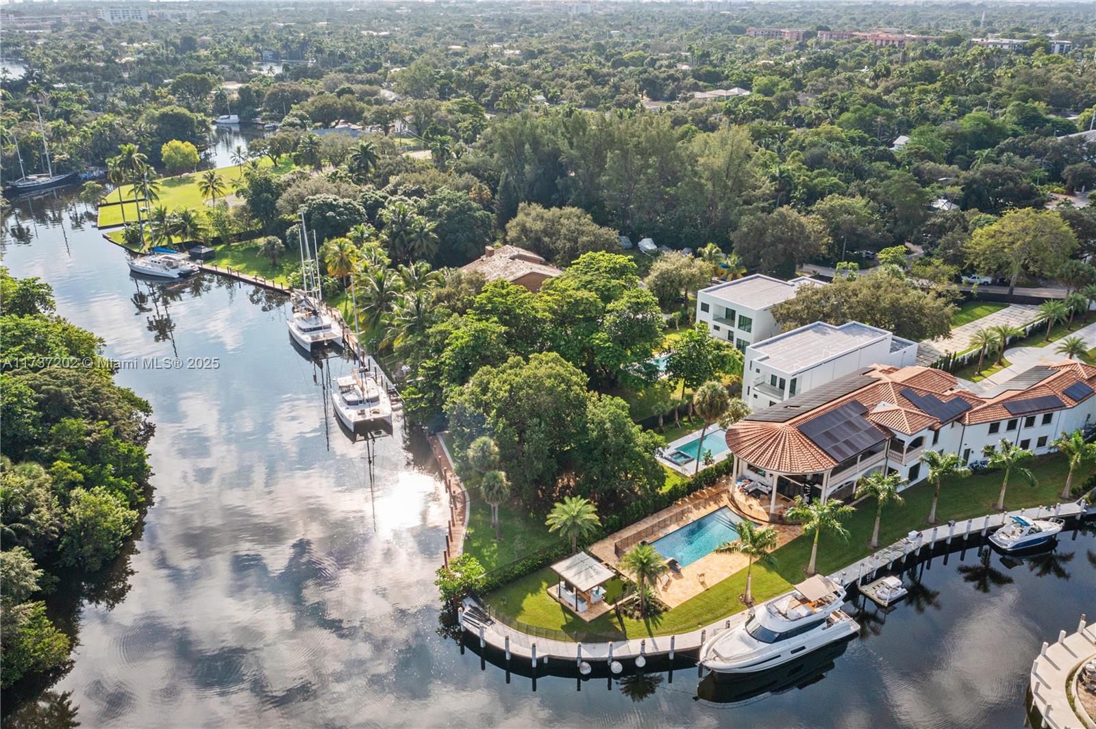 RIVERSIDE ADD AMEN PLAT - Residential