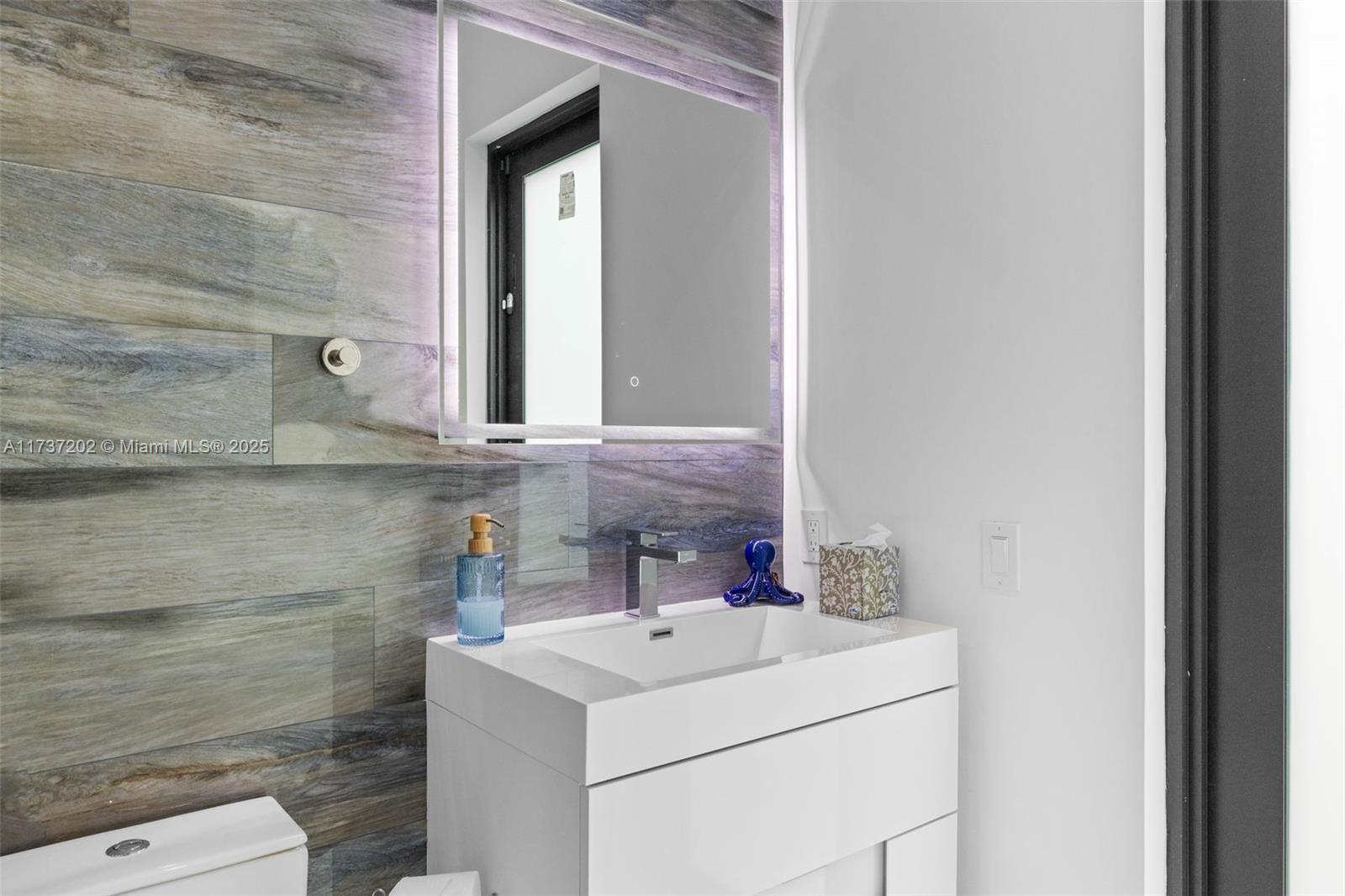 RIVERSIDE ADD AMEN PLAT - Residential