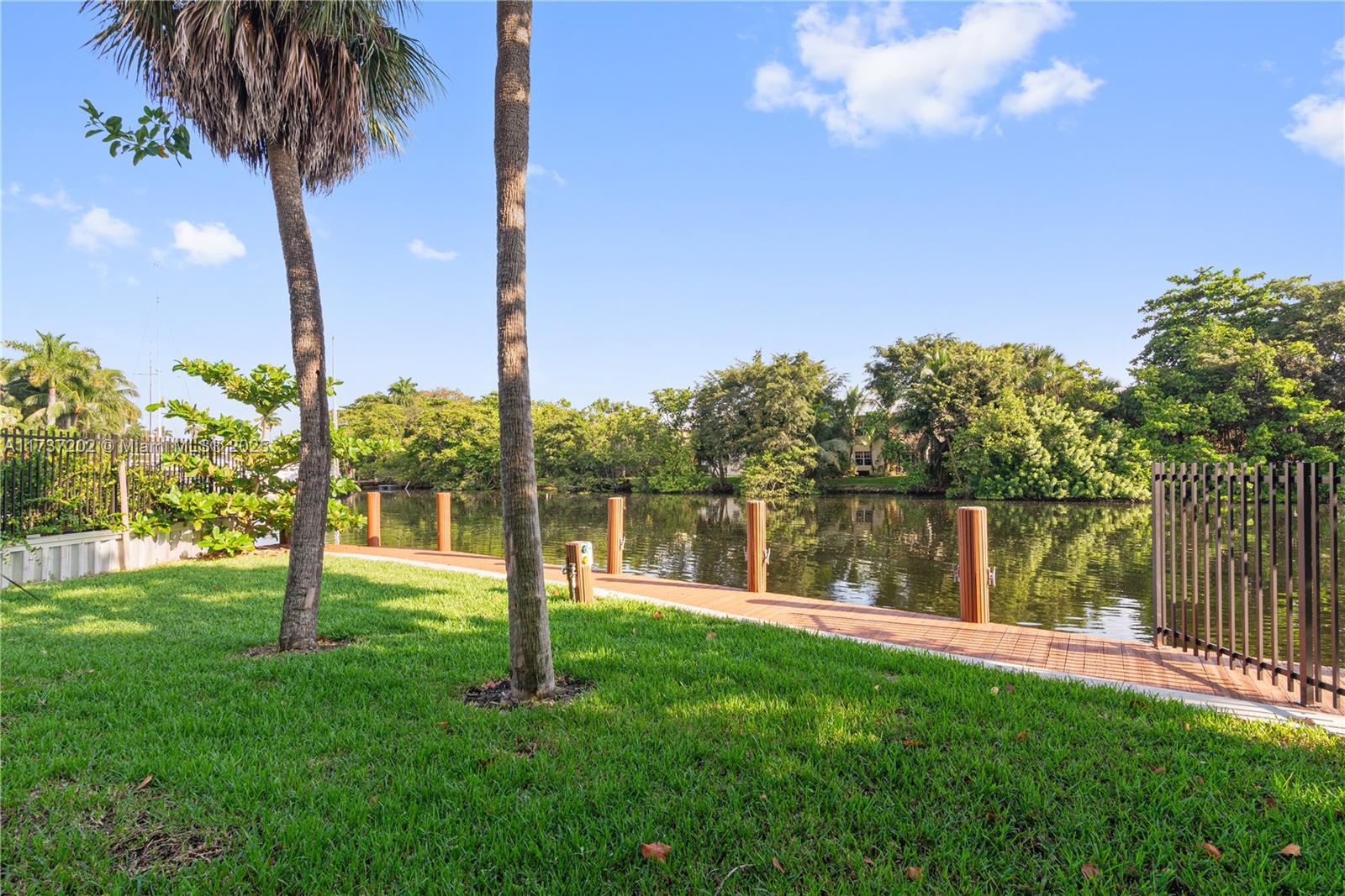 RIVERSIDE ADD AMEN PLAT - Residential