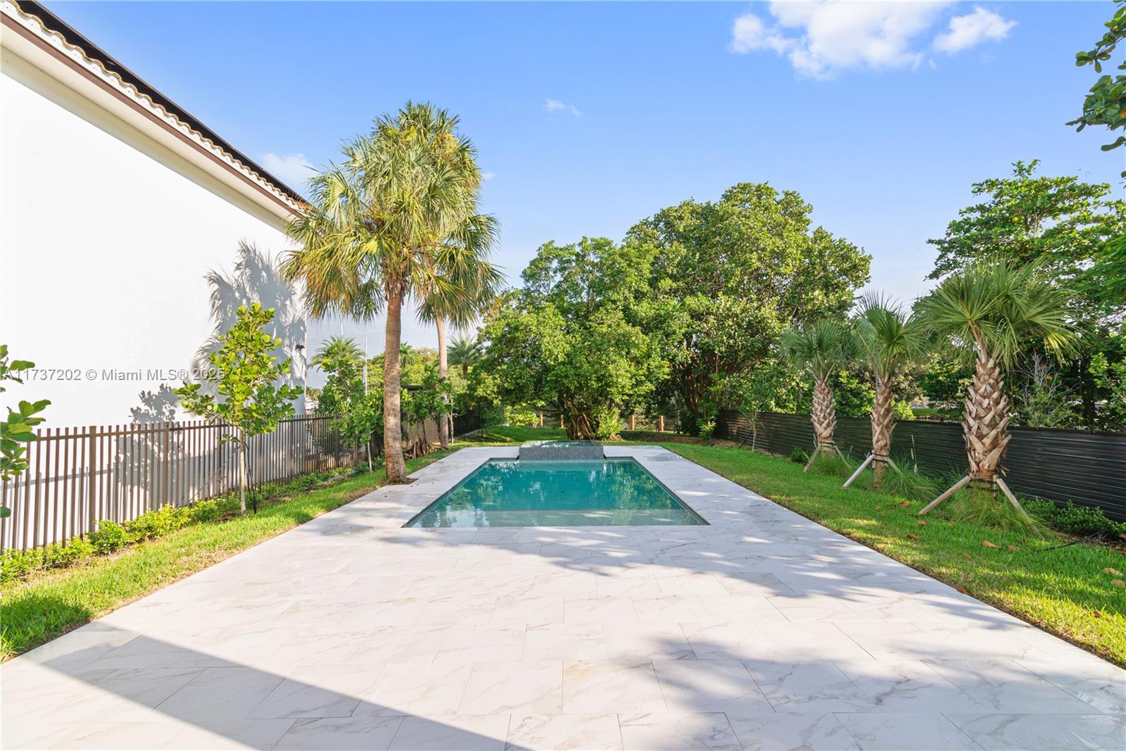 RIVERSIDE ADD AMEN PLAT - Residential