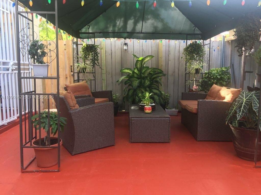 VILLAS AT BRISTOL PARK CO - Residential