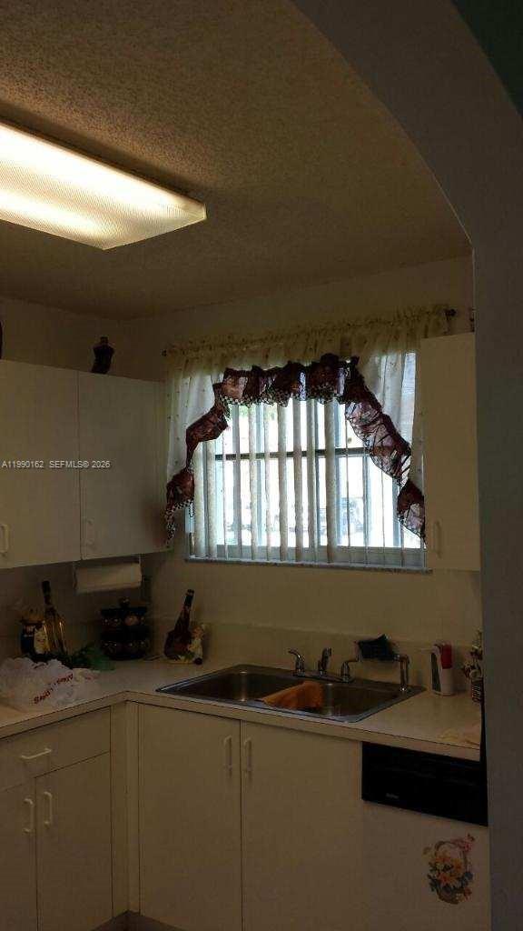 VILLAS AT BRISTOL PARK CO - Residential