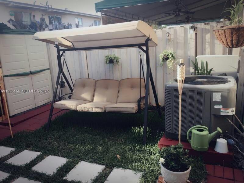 VILLAS AT BRISTOL PARK CO - Residential