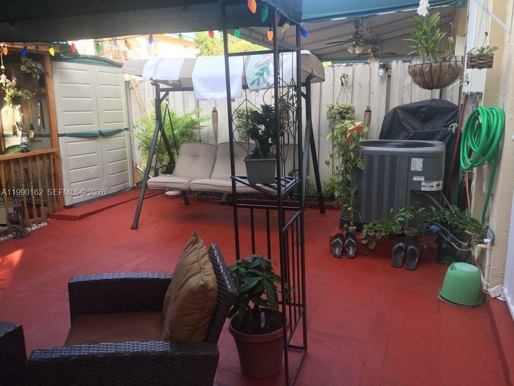 VILLAS AT BRISTOL PARK CO - Residential