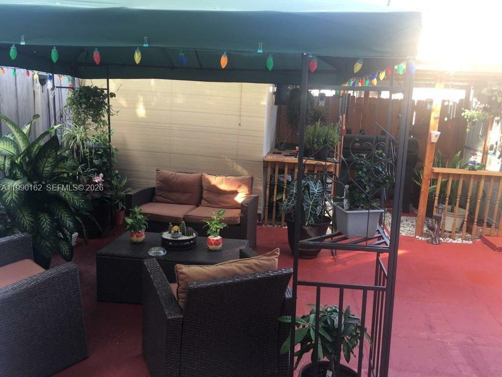 VILLAS AT BRISTOL PARK CO - Residential