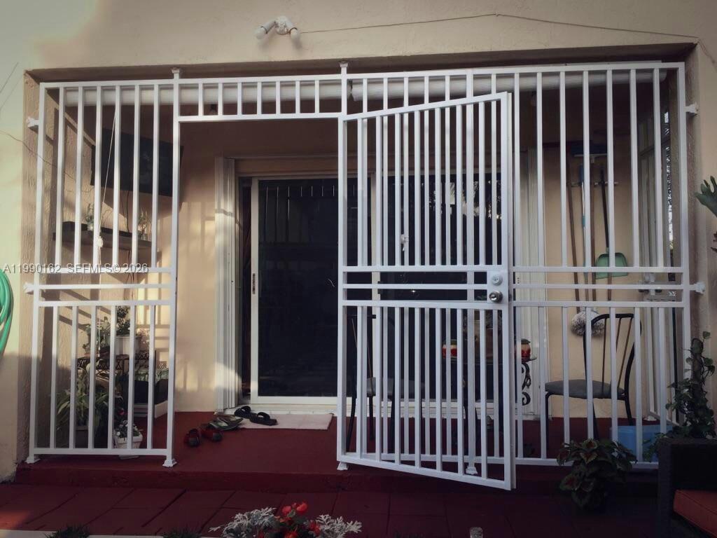 VILLAS AT BRISTOL PARK CO - Residential