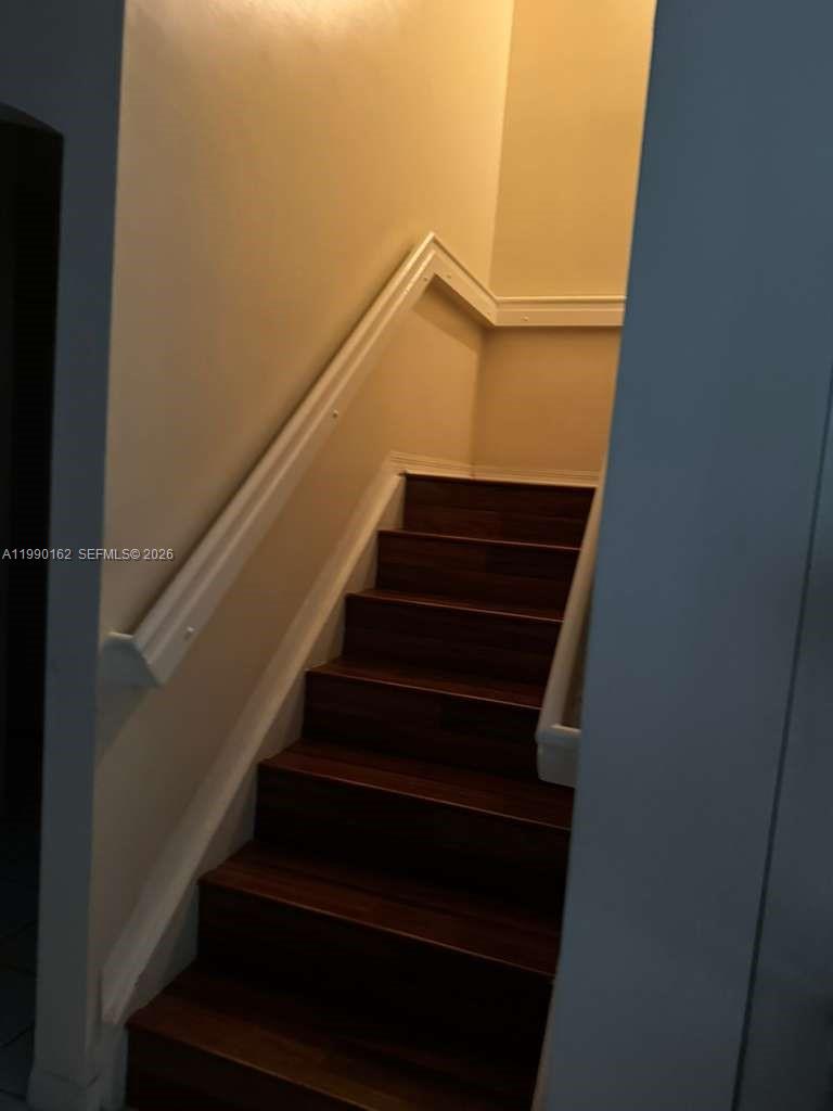 VILLAS AT BRISTOL PARK CO - Residential