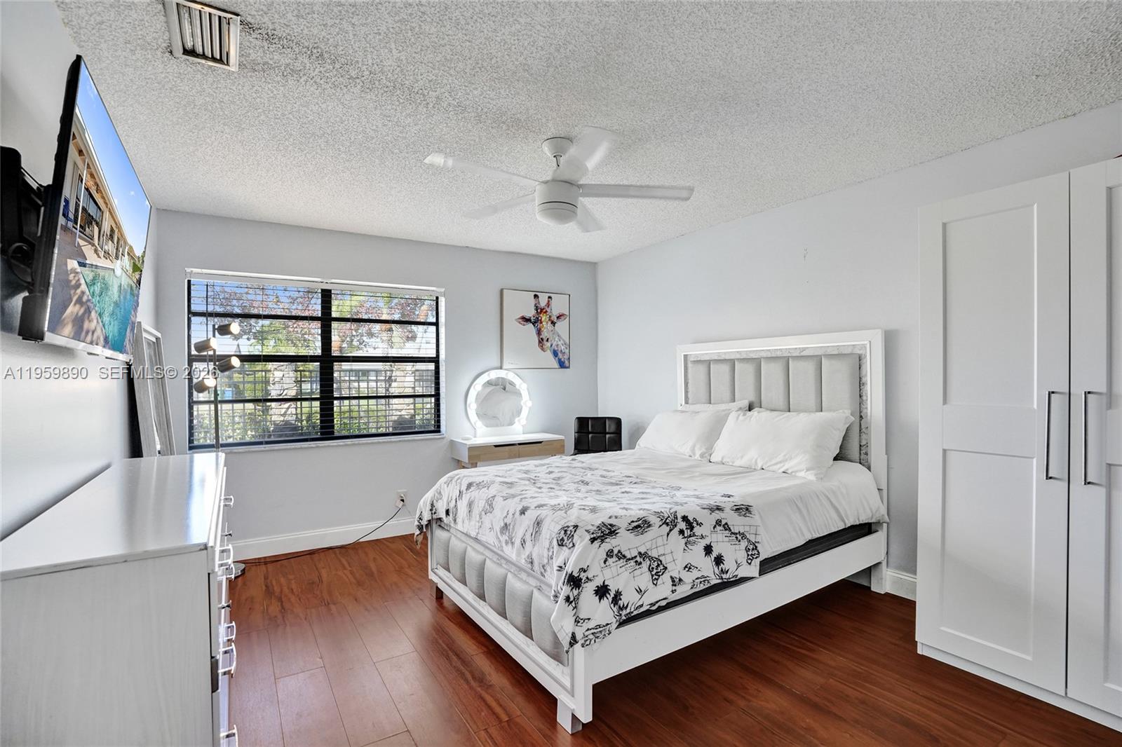 OAK WOOD - Residential