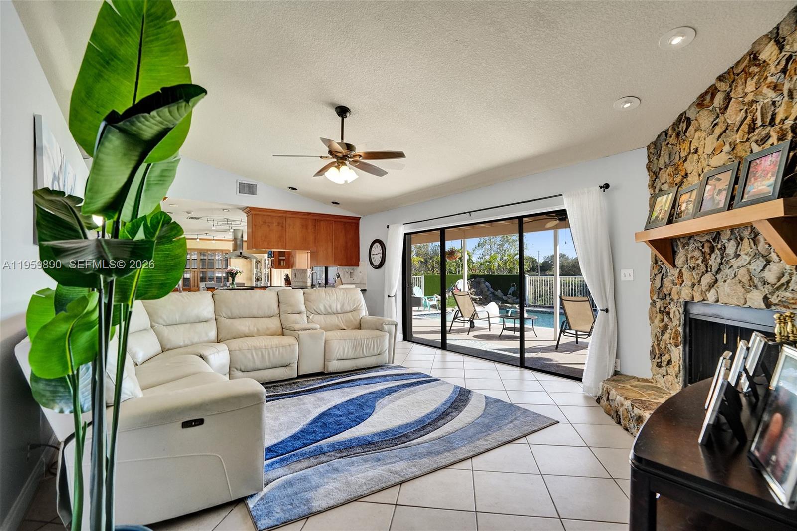 OAK WOOD - Residential