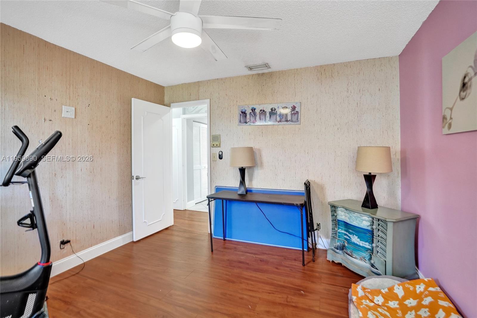 OAK WOOD - Residential