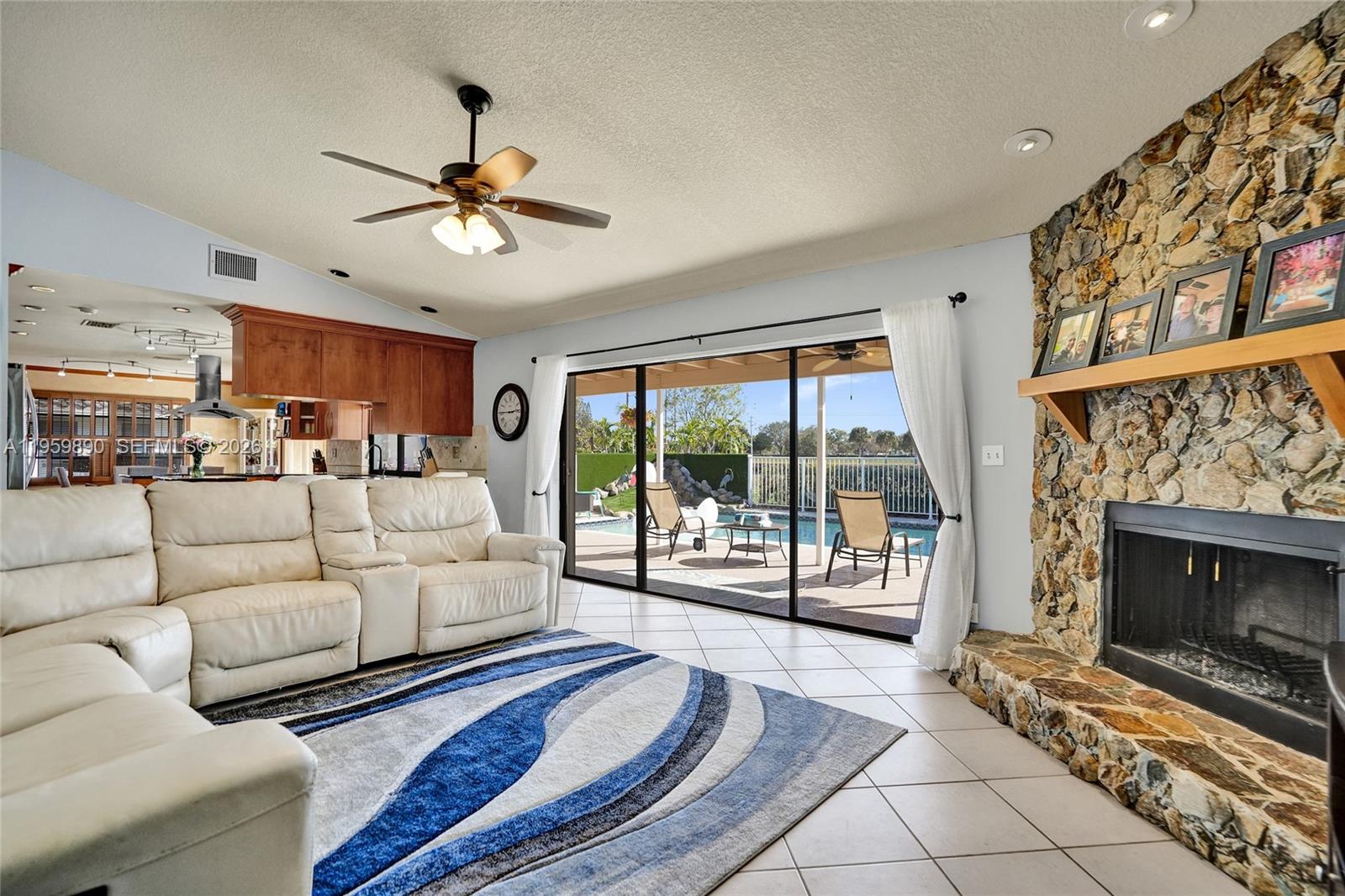 OAK WOOD - Residential