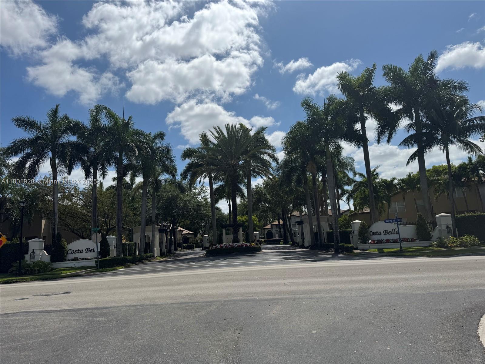 Property for Sale at 4892 Nw 109th Pl, Doral, Miami-Dade County, Florida - Bedrooms: 4 
Bathrooms: 3  - $825,000