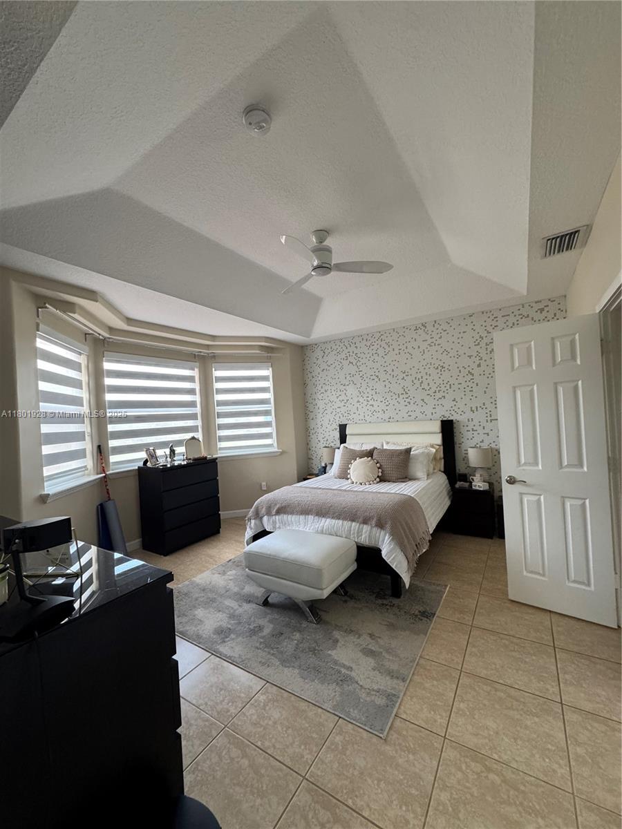 SAVANNAH AT DORAL - Residential